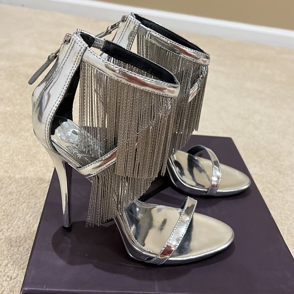 B BRIAN ATWOOD Fringe sandal. Size 7 - Picture 5 of 8